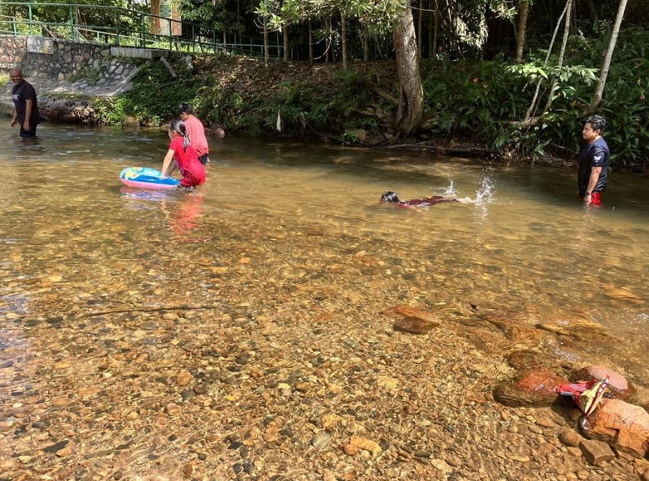 tarikan kolam air panas kerling