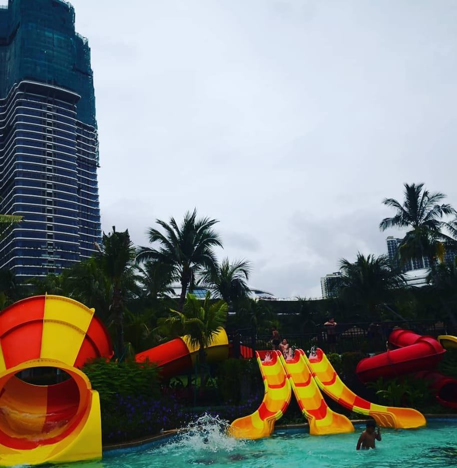 tunggangan forest city water park